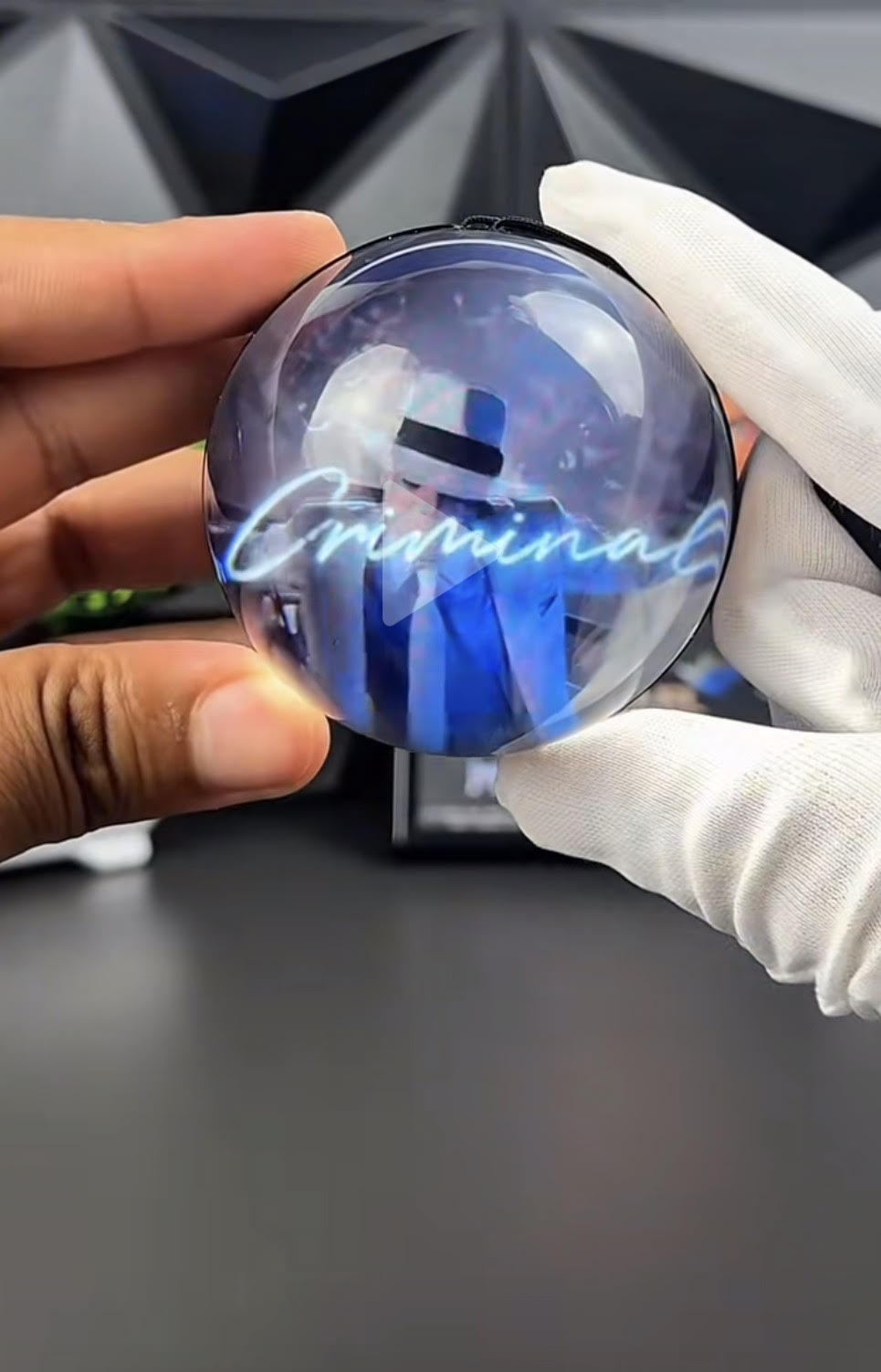 MJ-Inspired 3D Video Crystal Ball
